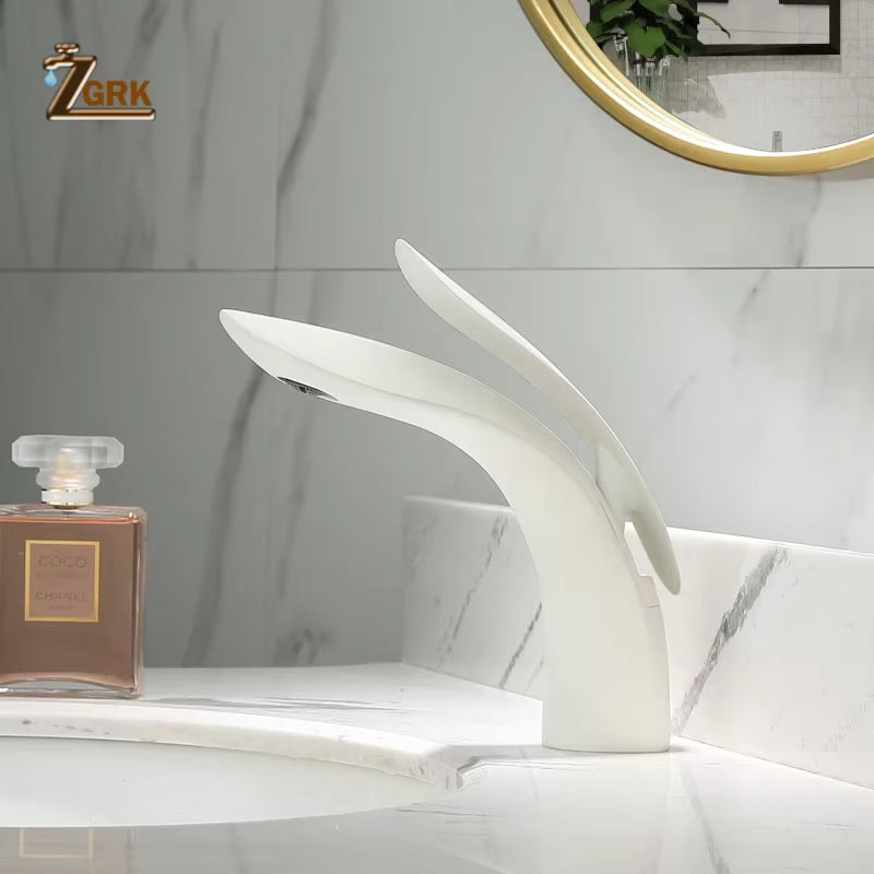 Basin Faucets Elegant Bathroom Faucet Hot and Cold Water Basin Mixer Tap Golden Finish Brass Toilet Sink Water Tap White